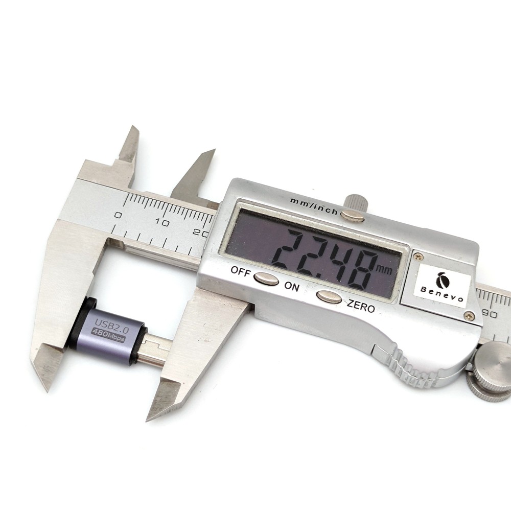 BENEVO USB2.0 轉接頭 - Mini-B 公頭特寫